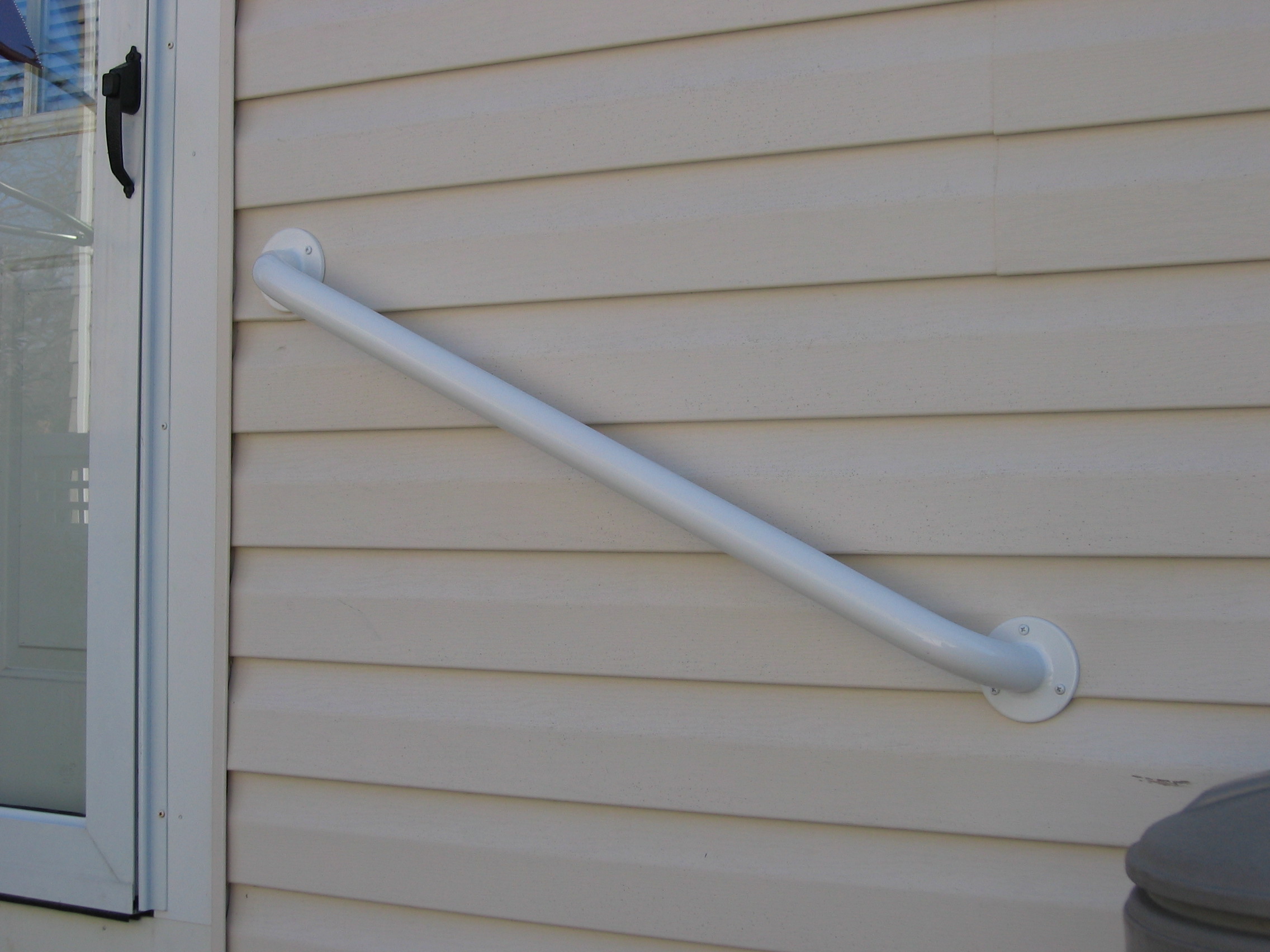 RL11Wall mounted Aluminum Tubular hand rail White color
