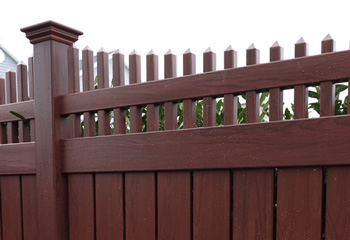 Rosewood Semi-Private Scalloped Picket Top 3