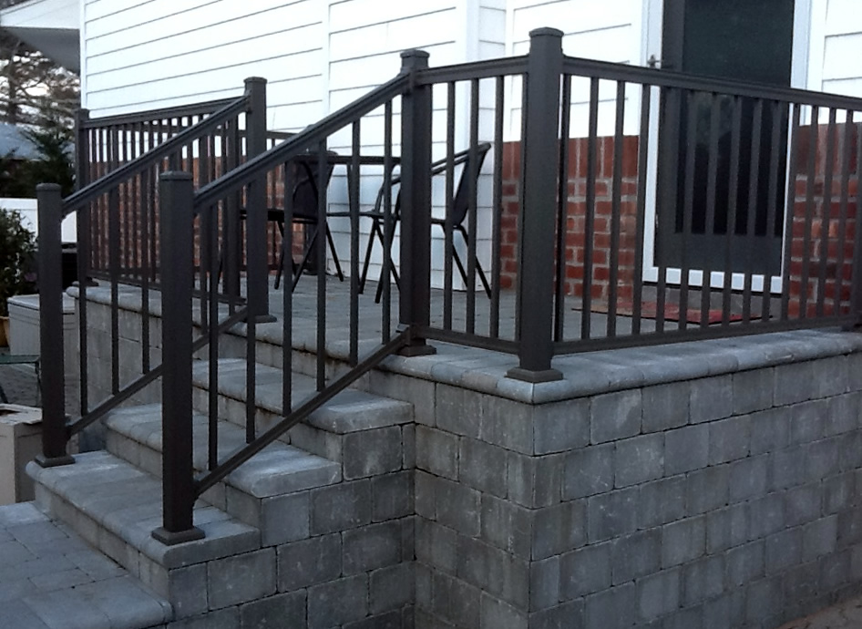 American Series Scranton Style Black Aluminum Railing with All Square Spindles