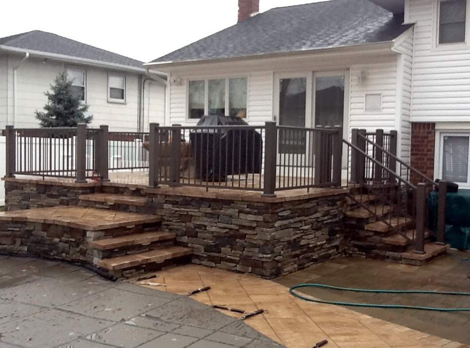 Textured Bronze Aluminum Railing with 4x4 Posts